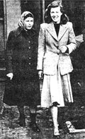 Photograph of Pauline and Juliet before the trial.