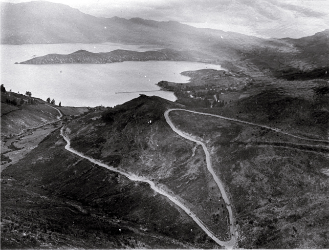 Dyers Pass Road : the Lyttelton Harbour side.