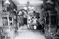 The grand entrance hall and corridor of Coker's Hotel in Manchester Street 