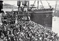 The departure of the 17th reinforcements and Maori details to join the ANZACs from Wellington the transport clears the wharf