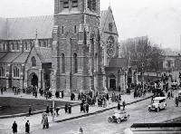 Church worshippers leaving Christchurch cathedral after a service, ca 1930
