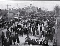 Some of the 13,000 spectators leaving Lancaster Park after the second test match between New South Wales and New Zealand, 1 Sept. 1923 [1 Sept. 1923]