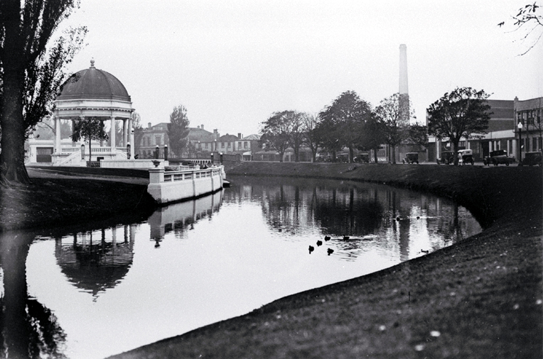 Edmonds Band Rotunda, viewed from Oxford Terrace 