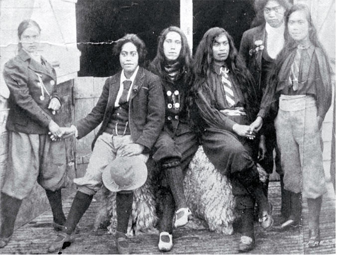 A group of Maori women dress reformers [1906] CCL PhotoCD 11, IMG0096
