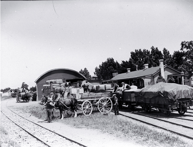 Loading wool on to rail 