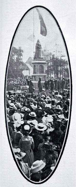 The Mayoress, Mrs Wigram unveils the memorial statue of Queen Victoria in Victoria Square on Empire Day 