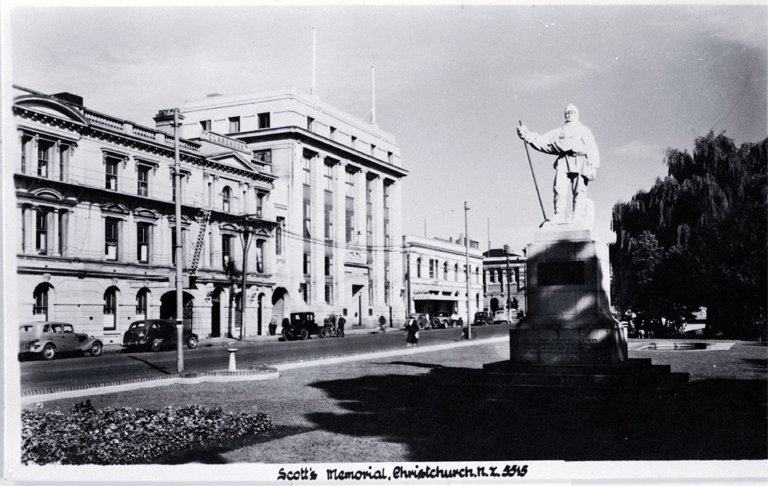 Scott memorial, corner of Worcester Street and Oxford Terrace, Christchurch : the Clarendon Hotel can be seen on the left next to the Public Trust Office