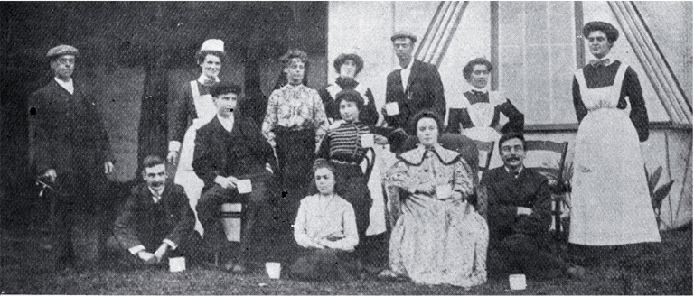 Nurses and some patients at the Avon Pine Sanitorium at Wainoni on the New Brighton Road.