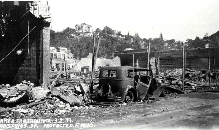 Hastings Street after the Napier earthquake [Feb. 1931], CCL PhotoCD 4, IMG0039