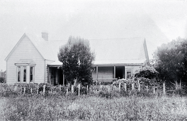 The Shand homestead which replaced the one burnt down in 1906 at Te Whakuru (now pulled down) 