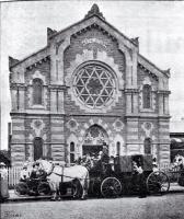Landau carriages arrive with the wedding party at Beth El Synagogue, Christchurch 