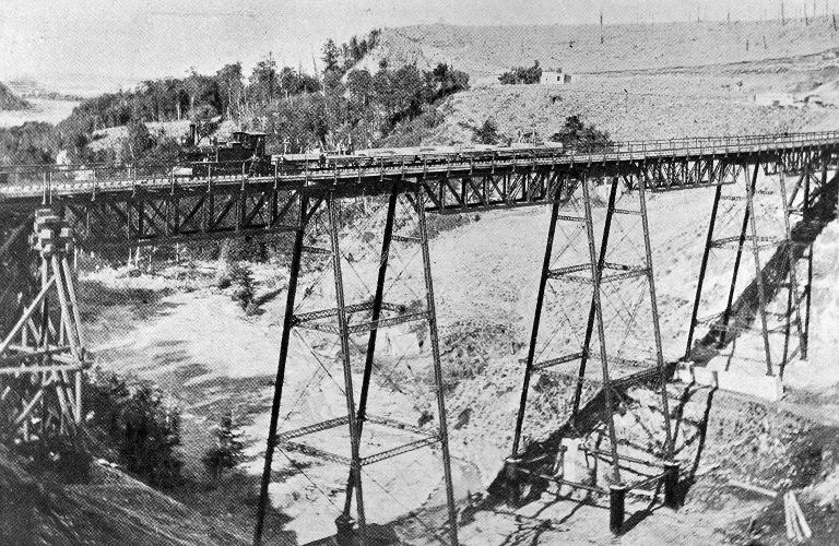 Patterson's Creek Viaduct, on the Midland Railway at Otarama.