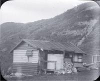 Batching : a holiday cottage.
