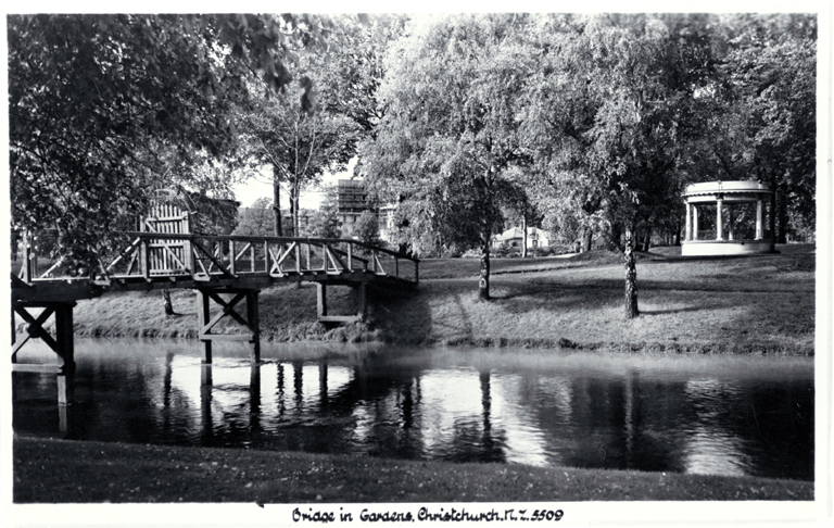 Woodland bridge in Christchurch Botanic Gardens : on the right is the Bandsmens Memorial rotunda. Woodland bridge in Christchurch Botanic Gardens : on the right is the Bandsmens Memorial rotunda.