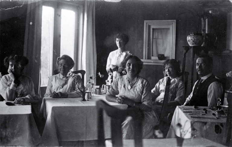 Uncle Tom's Cabin & Tearooms, North New Brighton, Christchurch : pictured are the proprietor and his wife and daughters who all worked in the store.