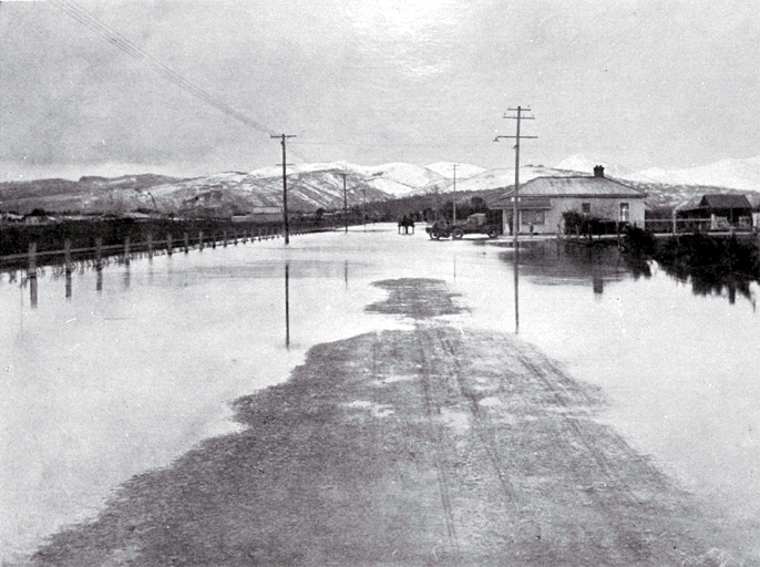 Extensive flooding on 17 April 1925 in Barrington Street, looking south from Howard Street, Christchurch Extensive flooding on 17 April 1925 in Barrington Street, looking south from Howard Street, Christchurch