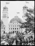 Procession, at the entrance of the New Zealand International Exhibition, Hagley Park, Christchurch