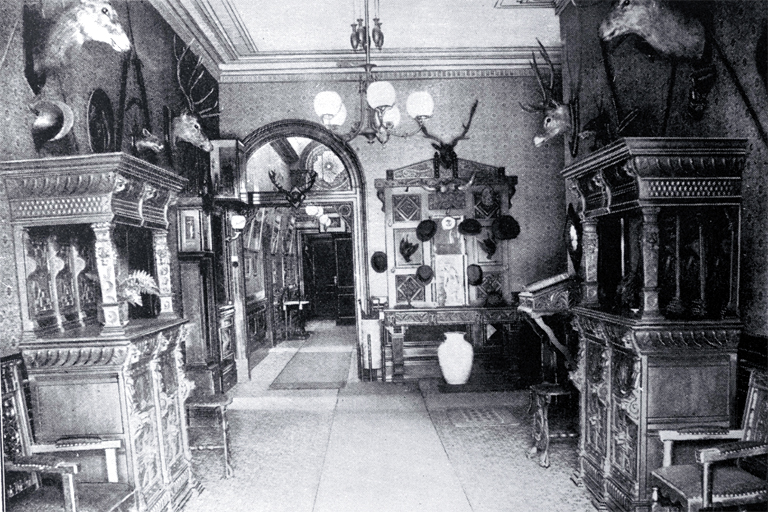 The grand entrance hall and corridor of Coker's Hotel in Manchester Street 
