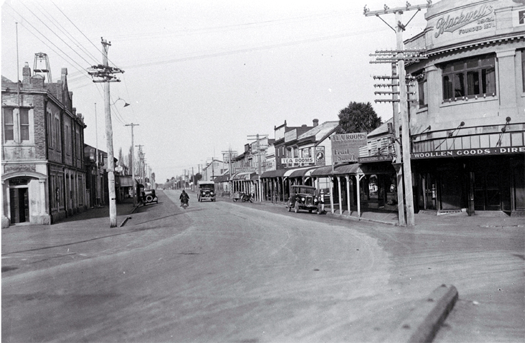 Looking south from the bridge down Williams Street, Kaiapoi 