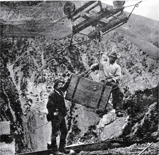 The aerial tramway across Staircase Gully 