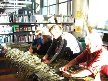 Weaving at New Brighton Library 21 June 2005