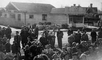 Celebrating victory over Japan (VJ Day, 14 August 1945), Normans Road, Bryndwr