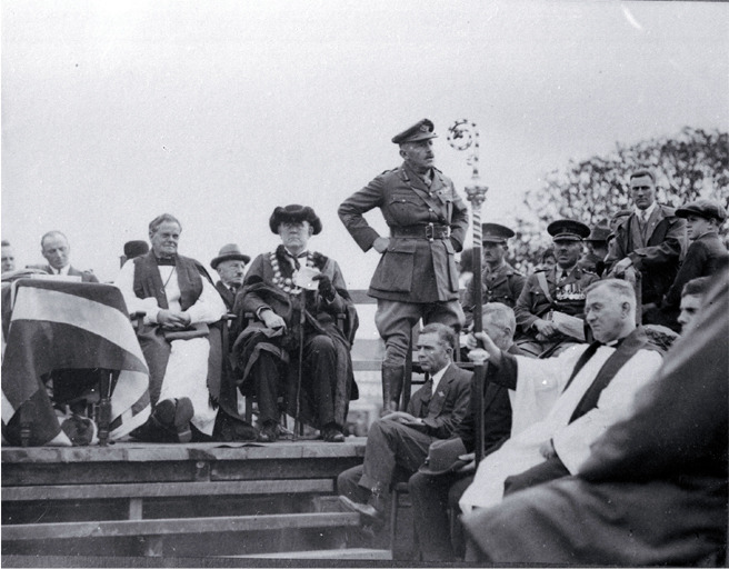 Major-General Sir Andrew Russell addressing the assembly, foundation stone ceremony, Bridge of Remembrance 