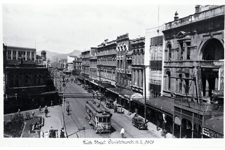 High Street, Christchurch : on the righthand side are McKenzies, Ashby Bergh, Manning & Co., Begg's, Marsh's Silks and the White Hart Hotel.