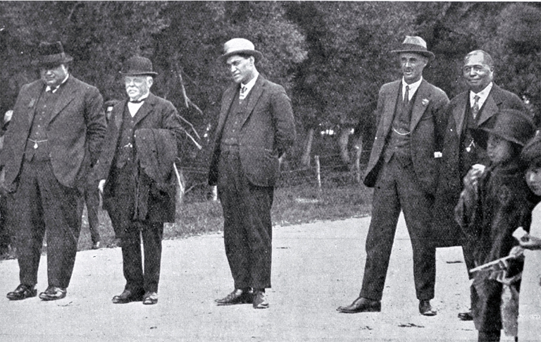 The Ngai Tahu land claims : a South Island hui : Maori gathering at Tuahiwi, North Canterbury.