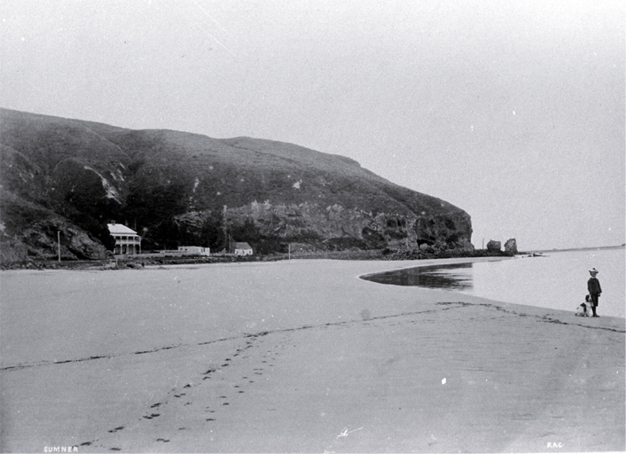Sumner beach, Clifton Spur and Roger's boarding-house 