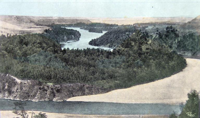 On the Midland Railway: the Waimakariri River from Otarama, looking towards Woodstock.