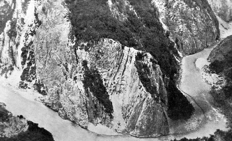 The Waimakariri river: a remarkable bend in its course through the gorge.