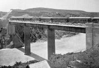 The picnic party on the Waimakariri Gorge bridge.