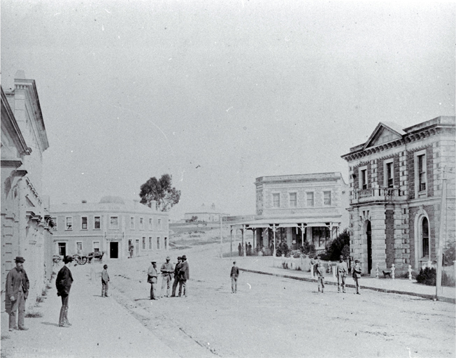 Great North Road (later Stafford Street) Timaru : BNZ building on right, in centre Club Hotel.
