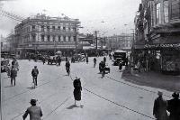 The Christchurch of 1925 : busy streets and tall buildings.