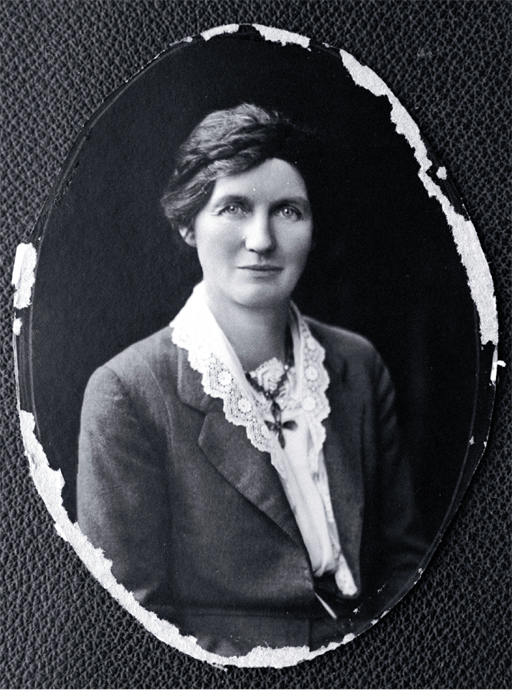Elizabeth Reid McCombs, née Henderson (1873-1935) [between 1919 and 1925] CCL PhotoCD 6, IMG0028